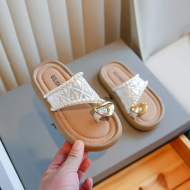 Estate nuove infradito per bambini antiscivolo ragazze moda scarpe da spiaggia pizzico sandali fiori femminili pantofole donne indossano