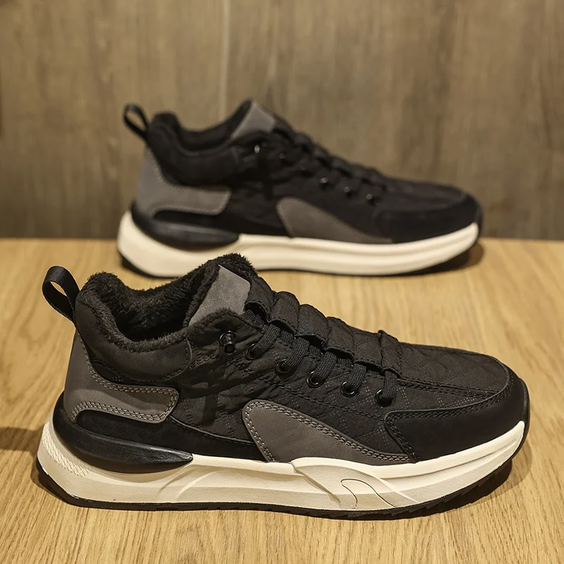 يتم إضافة الأحذية الرياضية غير الرسمية الجديدة للرجال لعام 2025، والأحذية الرياضية النسائية، والأحذية الرياضية للربيع والخريف إلى الموضة