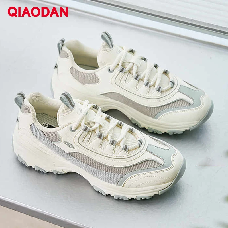 

QIAODAN спортивная обувь женская удобная новая нескользящая повседневная прогулочная обувь водонепроницаемые осенние кожаные кроссовки 2025 QXL042253421R