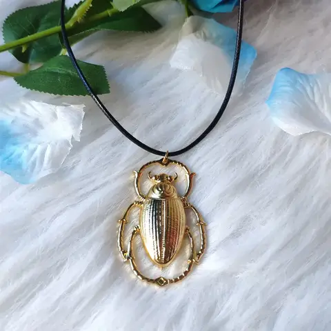giant golden colour scarab beetle necklace Insect jewelry Fashion exaggerate nature big charm women men gift 2020 new delicacy