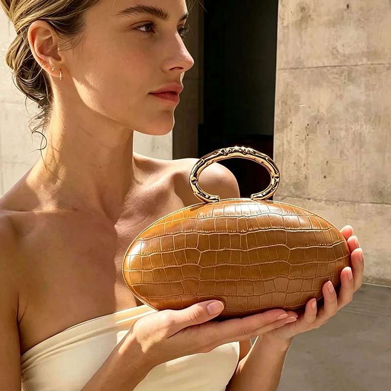  Eiförmige Handtasche mit Krokodil-Textur und Acryl-Griff, ovale Abendtasche mit Kettenriemen für Damen, luxuriöse Clutch für Hochzeiten und Partys. – Detail 17