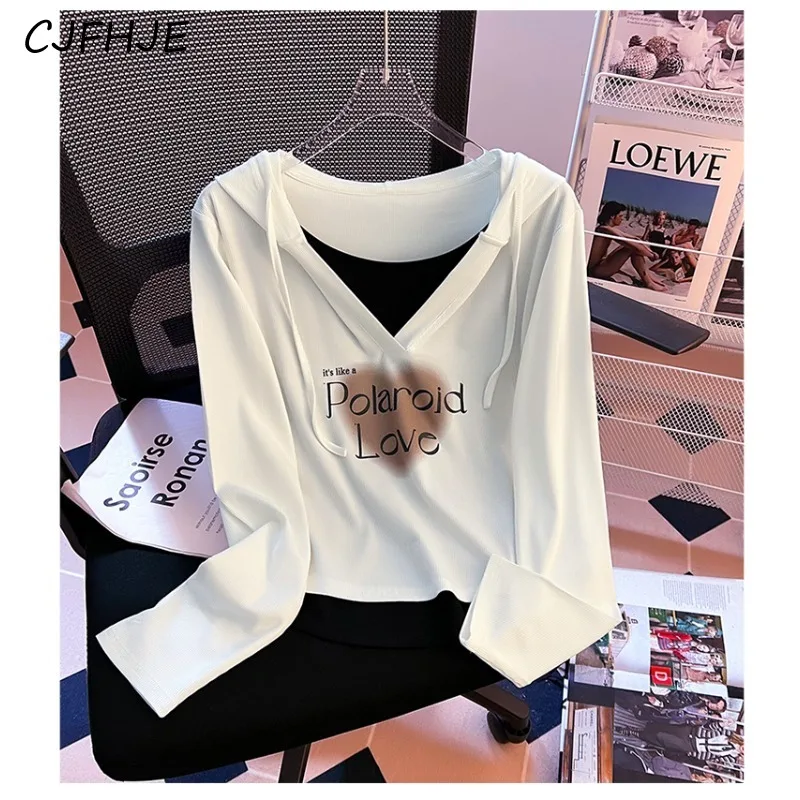 

CJFHJE Spring New Women's V-neck Casual Hooded Long Sleeved T-shirt American Retro Printed Women Contrast Fake Two Loose Top