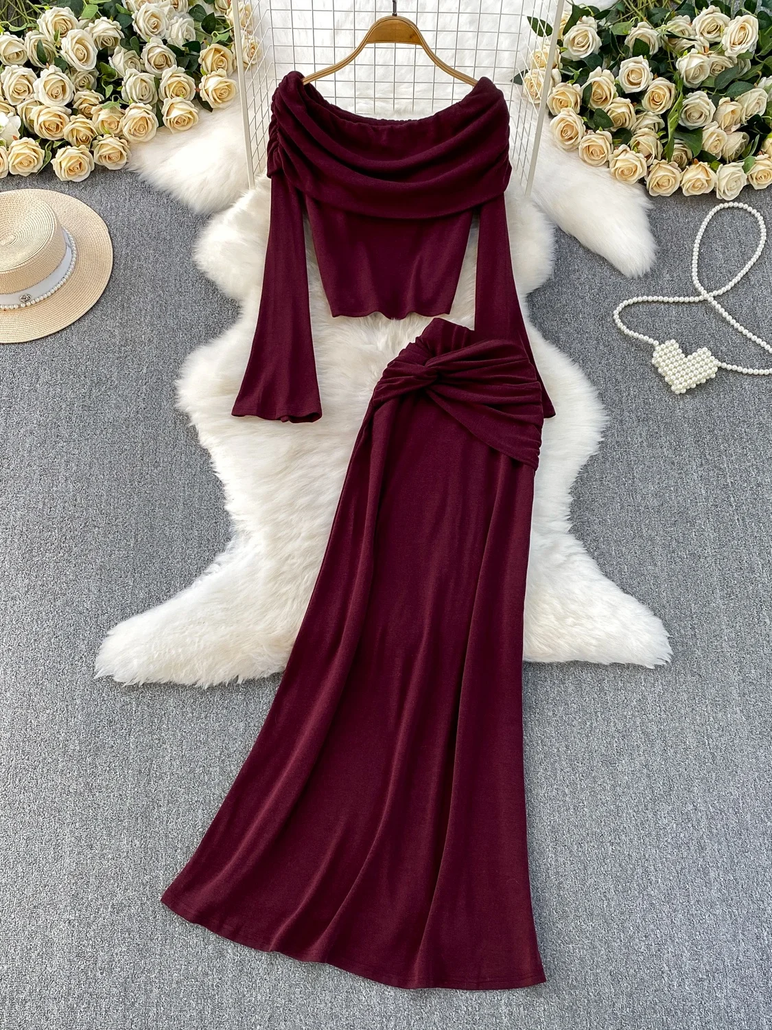 سترة Ele ort محبوكة بكتف واحد على شكل جرس سترة عالية الخصر بقصة ضيقة طقم تنورة طويلة للشابات