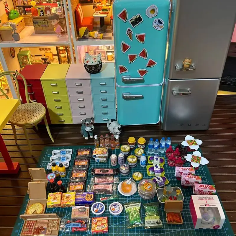 Para labubu mini geladeira na moda caixa cega brinquedo conjunto comida temático jogável casa do bebê presente de aniversário figuras de brinquedo ação