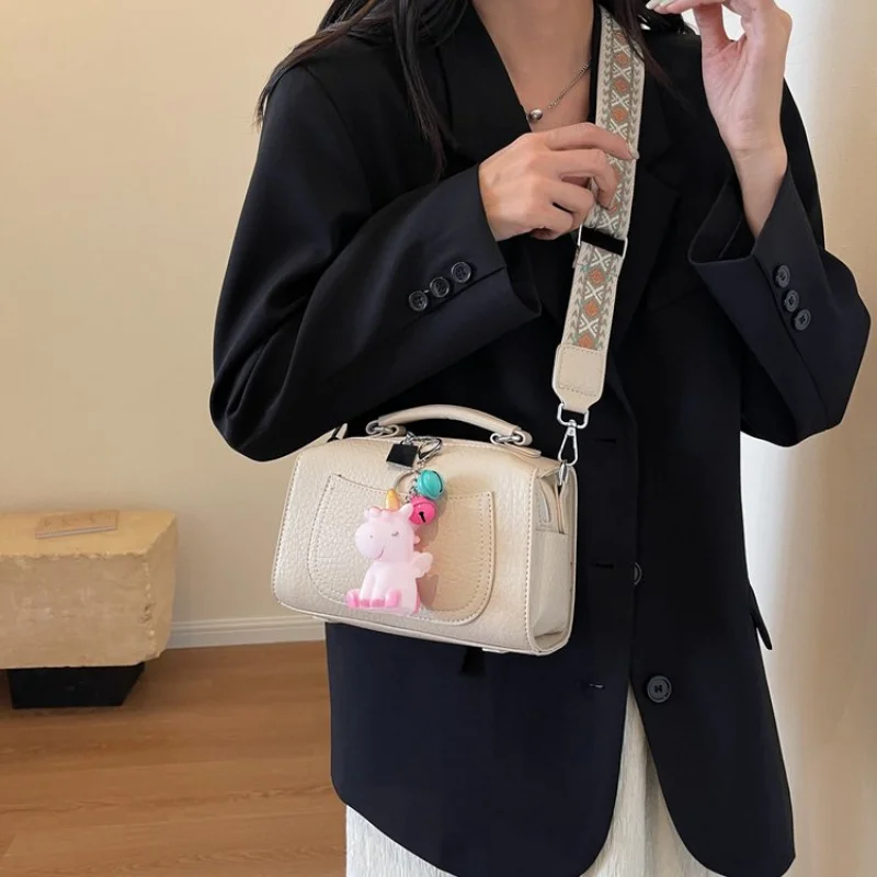 

Women's Handbag With Crossbody Strap, Premium Leather Quality, Popular Classic Look For Office Or Social Events