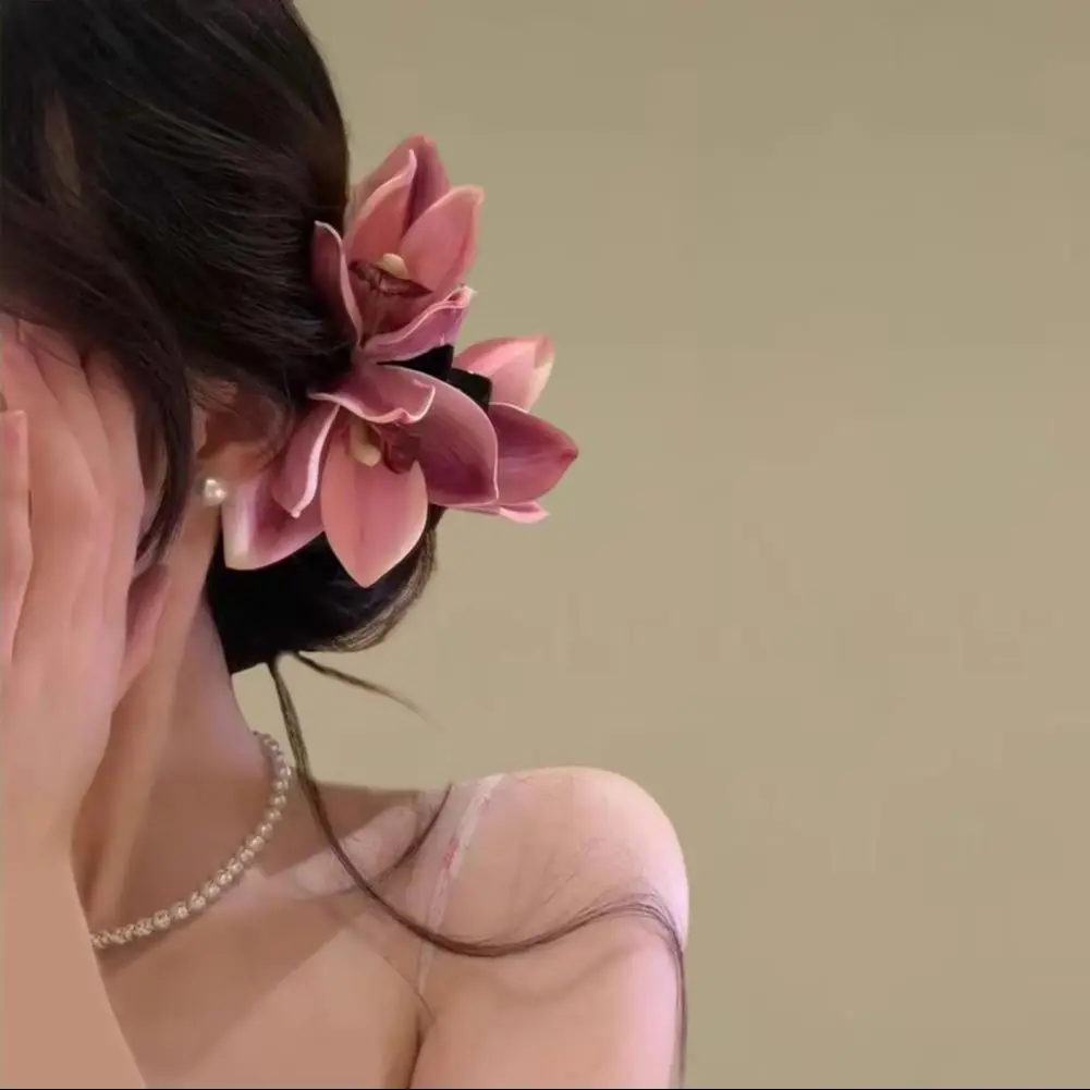

Decoration Hair Claw 3D Simulated Flower Shape Hair Clip Anti-slip Teeth Back Head Shower Hair Claw HairAccessories