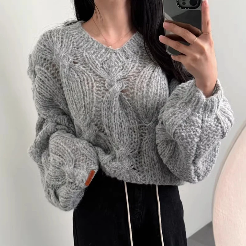 South korea Chic Winter Sweet Age-Reducing V-neck Twist Woven Design Loose All-Match Short Knit Sweater Women