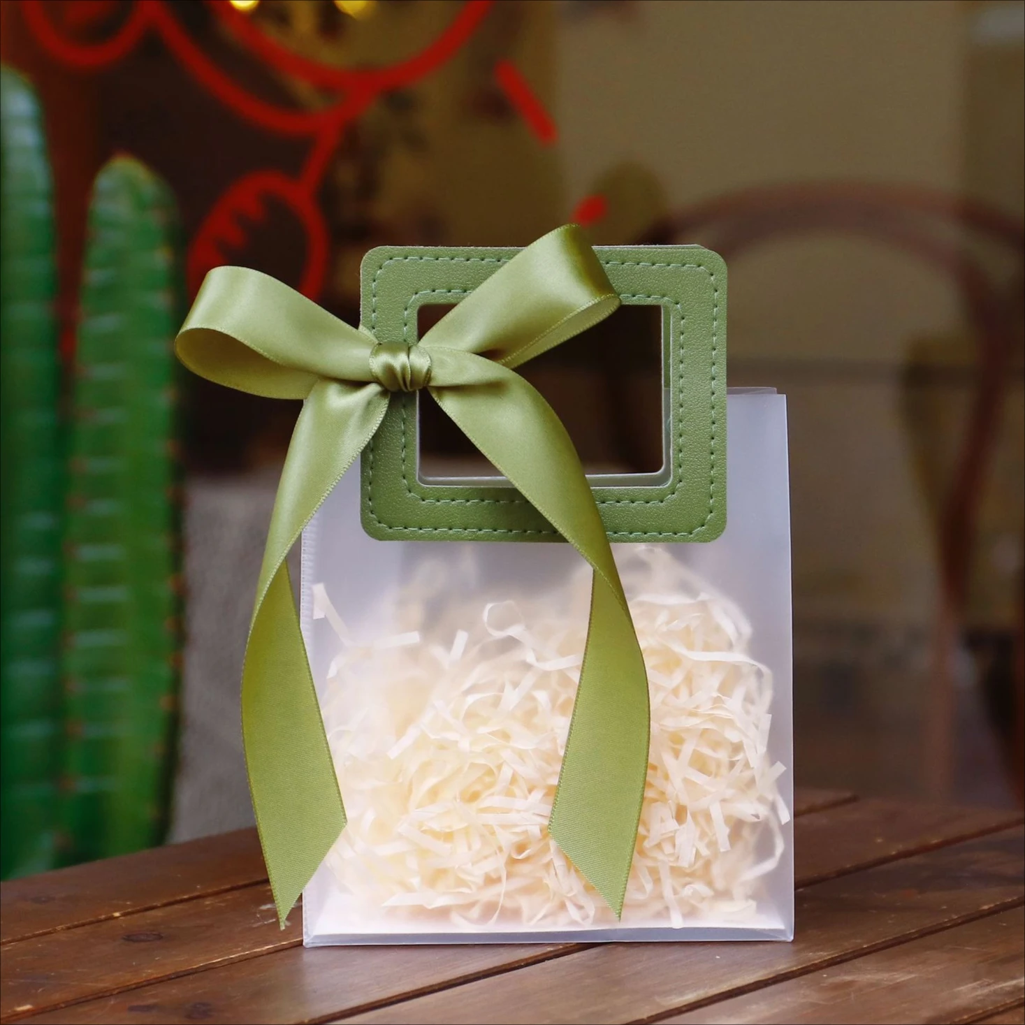 100 bolsas de regalo de plástico esmerilado con cinta de rafia, bolsas de recuerdo para invitados de boda y damas de honor, perfectas para fiestas navideñas