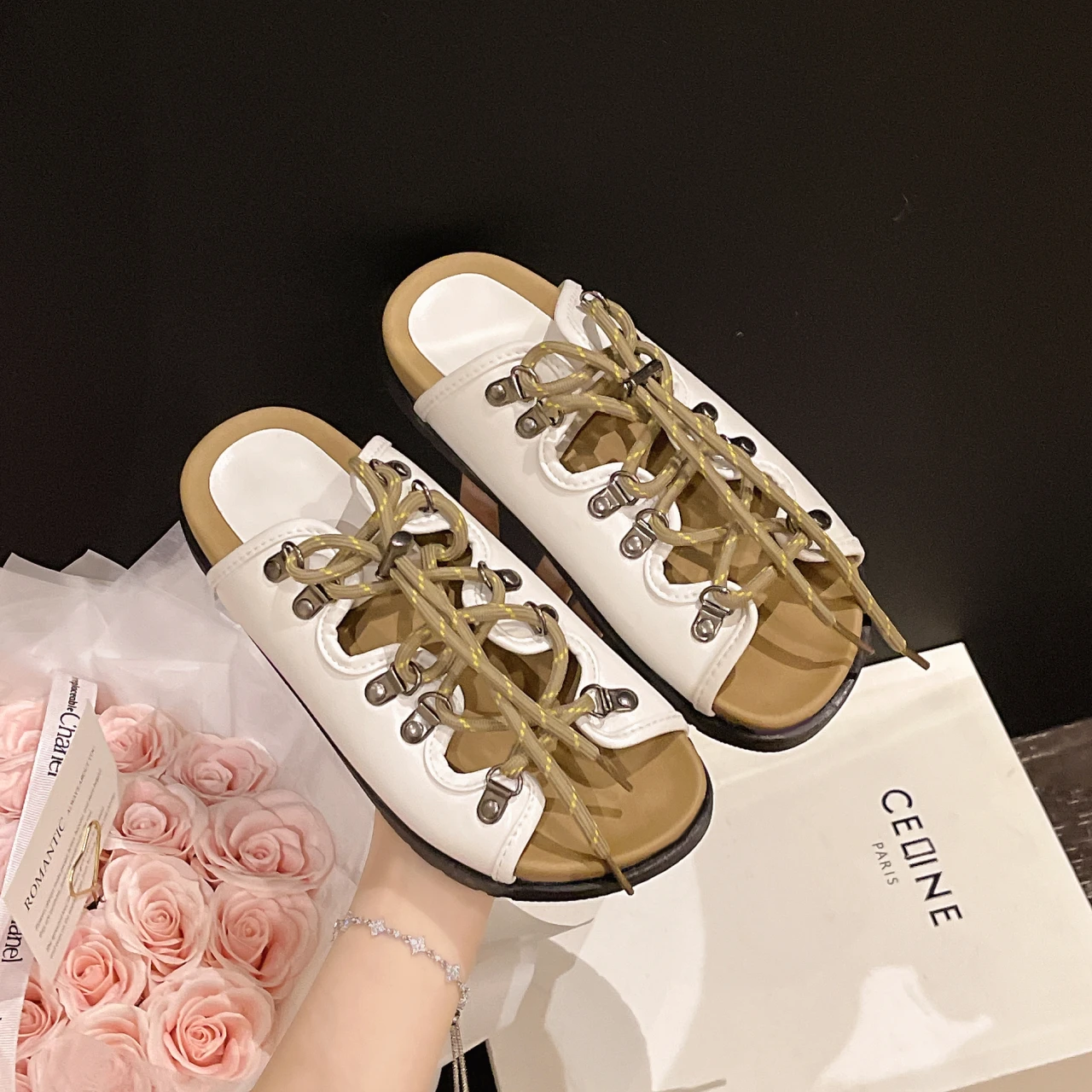 

Fashion Crisscross Straps Women Slippers Summer Outdoor Casual Slippers Fashion Round Toe Ladies Shoes Novelty Solid Color Shoe