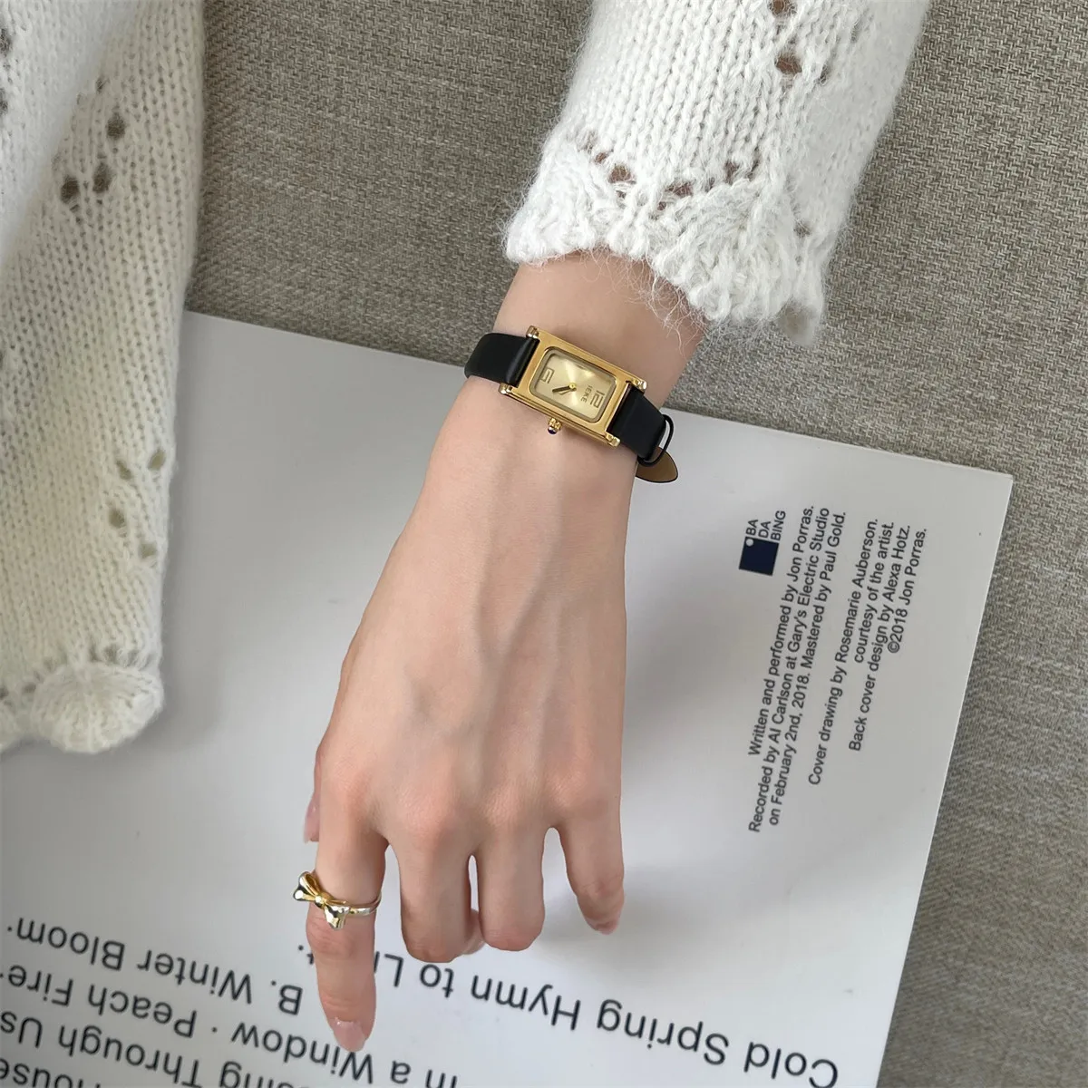 2026年新作レトロ風高級エレガントレディース腕時計、絶妙でシンプルなスタイリッシュなレディース腕時計、高品質レディース腕時計