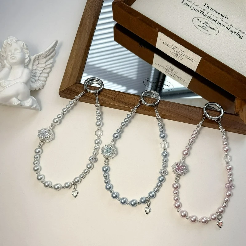 

Short Light Luxury Zircon Four-leaf Clover Mobile Phone Pendant, Fashionable Beaded Bag Keychain Chain