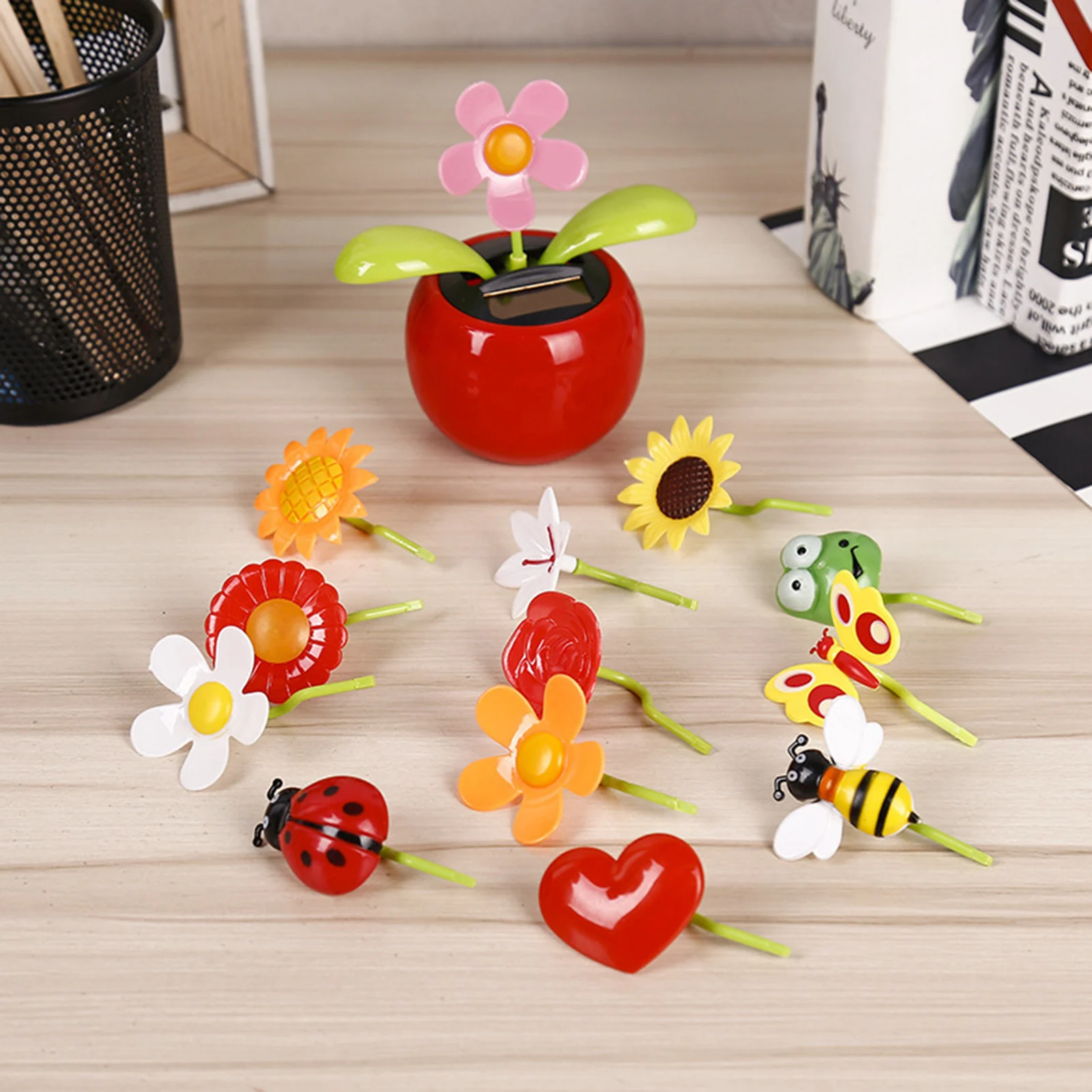 Car Ornament Funny Solar Powered Cartoon Vibrant Ornamental Decoration Gifts Automobile Dashboard Dancing Flower Swinging Toy