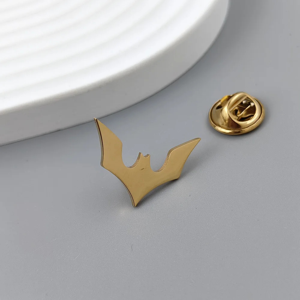 Dark Bat gold-plated badge, suit lapel pin stainless steel black, women\'s anti-exposure button, men\'s brooch