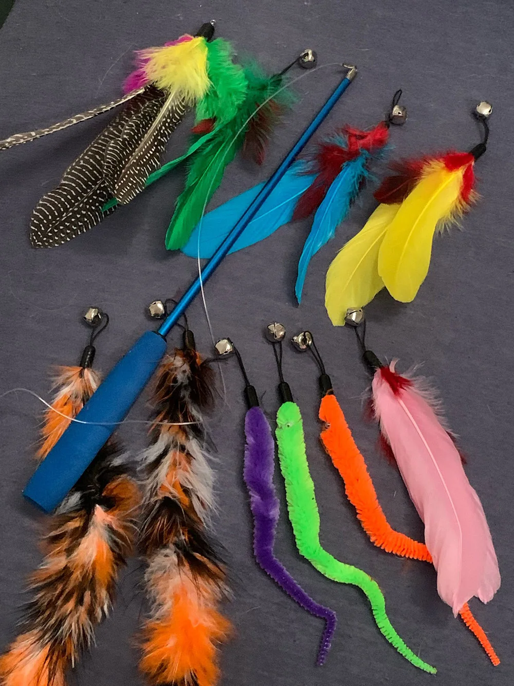 11er-Pack Katzenspielzeug-Sets, Zauberstab-Spielzeug, einziehbare Katzen-Feder-Spielzeuge und Ersatzfüllungen mit Glöckchen, interaktives Kätzchen-Spielzeug für Katzen – Detail 9