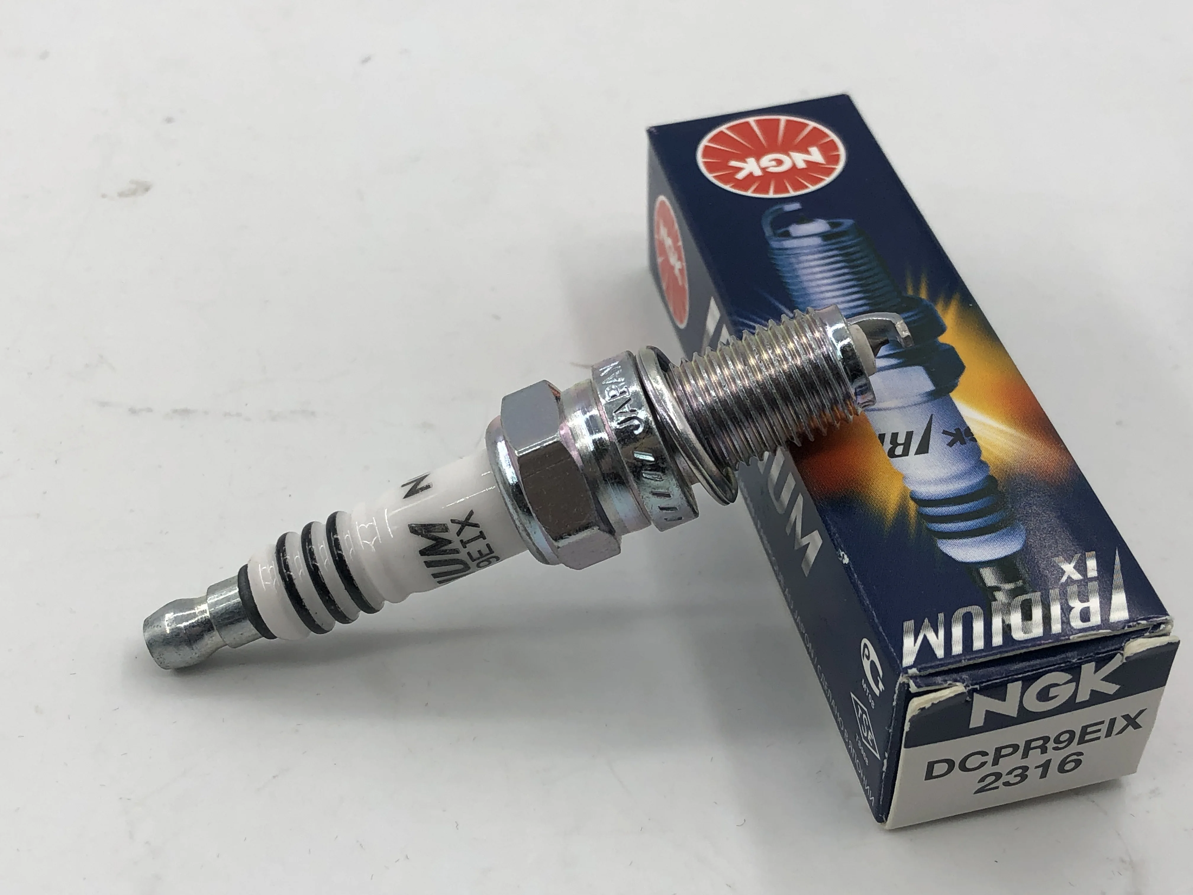 

DCPR9EIX New Iridium Spark Plug For SUZUKI FIAT CHAMPION Bombardier DPR8EIX-9