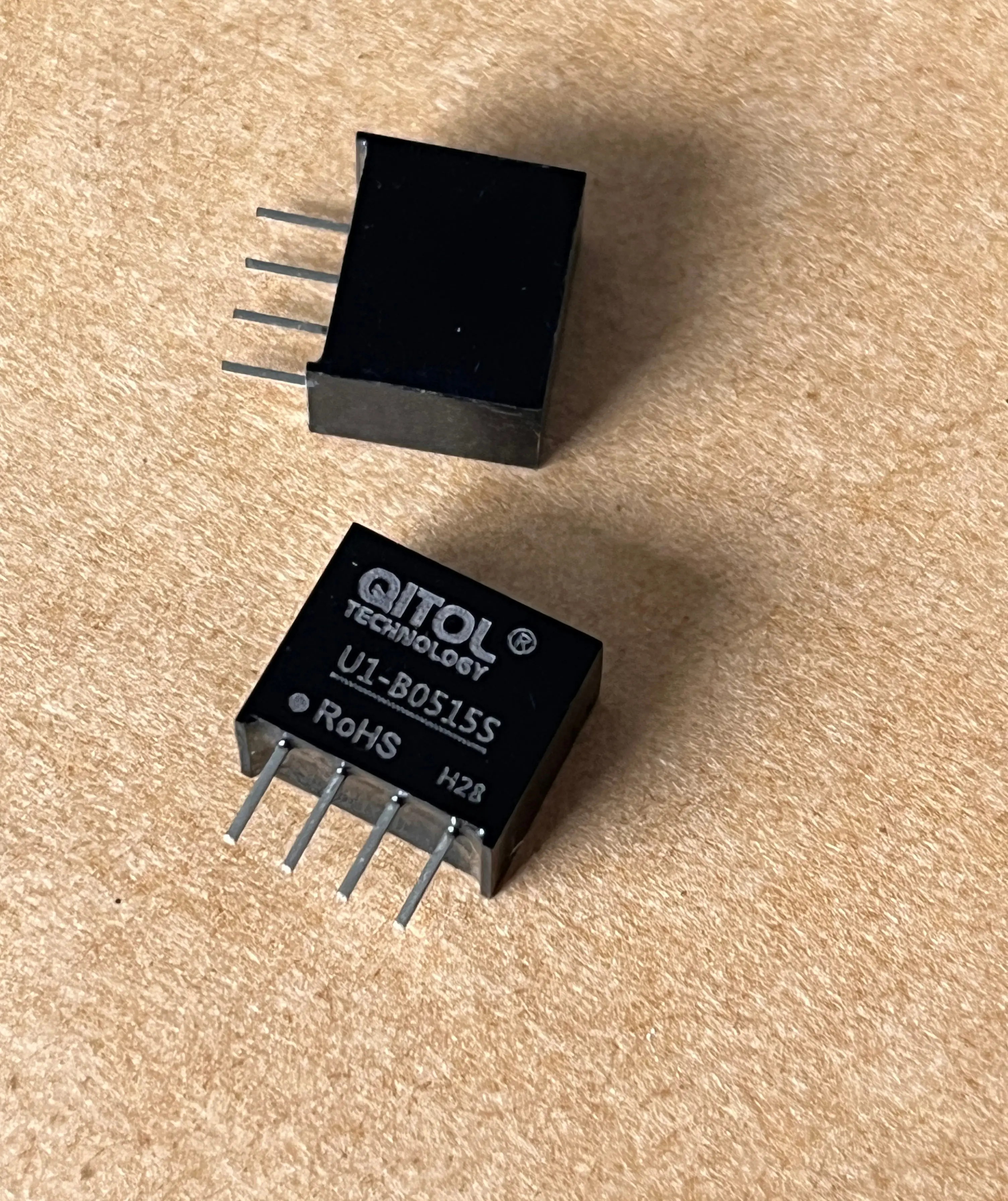 

1W B0515S-1WR3 U1-B0515S DC-DC Power Converter 5V TO 15VDC Miniature Step-Down Switching Disconnector Module