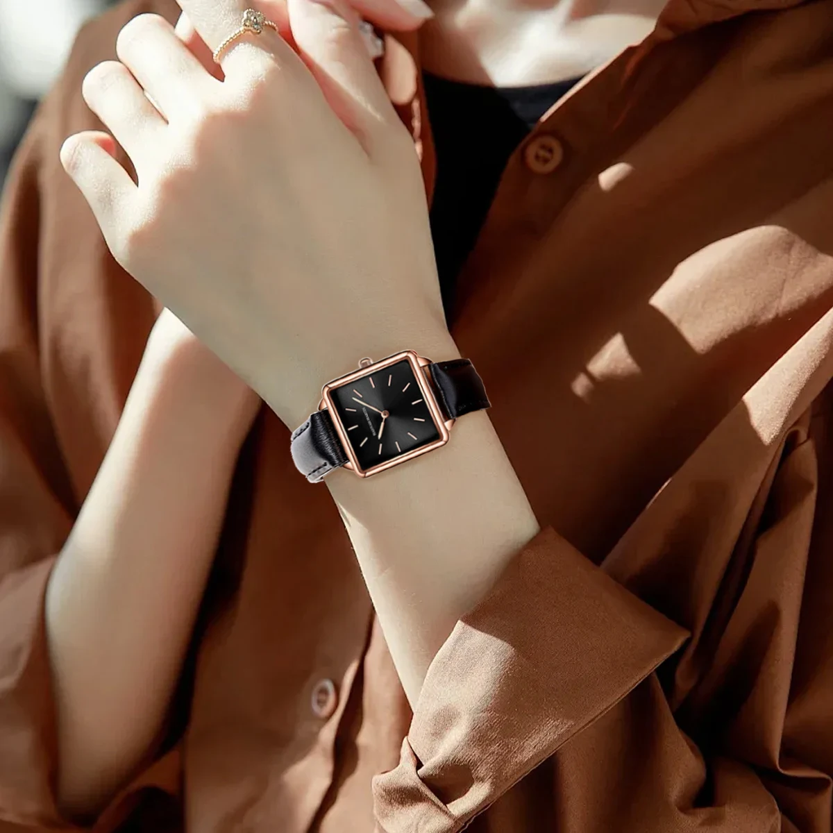 ساعة نسائية مربعة ماركة هانا مارتن مصنوعة من الجلد بتصميم بسيط وحركة كوارتز يابانية أصلية ساعات هدايا باللون الذهبي الوردي