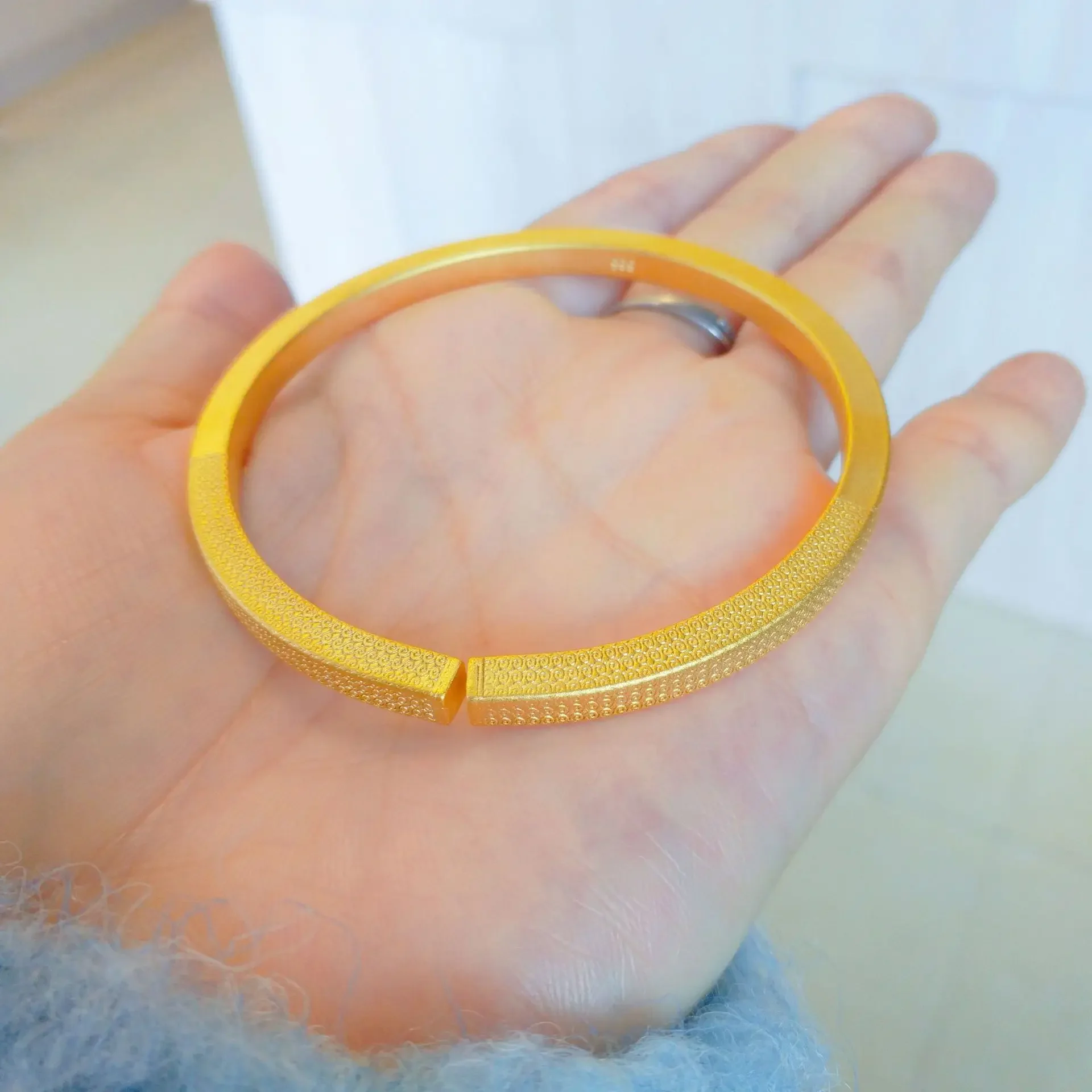 Pulsera grabada con cincel Fangyuan de oro amarillo de 24 quilates, oro real 9999, pulsera sólida de corte de marea francesa antigua