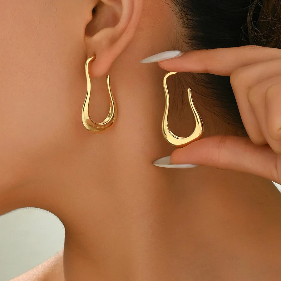 Chunky Earrings for Women for Women's Hyperbole Large Drop Earring Trend New In Ear Cuff Woman U Shape Vintage Metal Jewelry