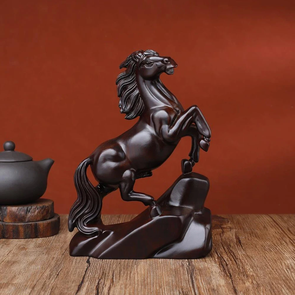 2026 Neujahr Rotes Tierkreis-Pferd Statue FengShui Tierskulptur zum Anlocken von Reichtum und Glück Büro- und Heim-Schreibtisch-Dekoration
