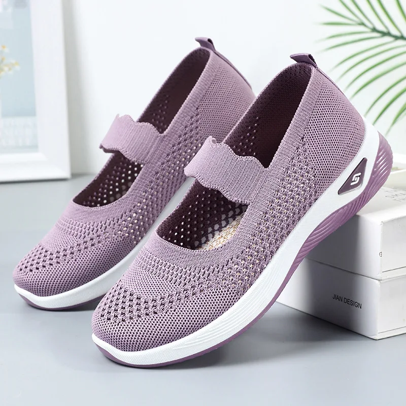 

Women's 2024 Summer New Mom's Shoes Breathable Old Beijing Cloth Shoes Lightweight and Breathable Walking Shoes