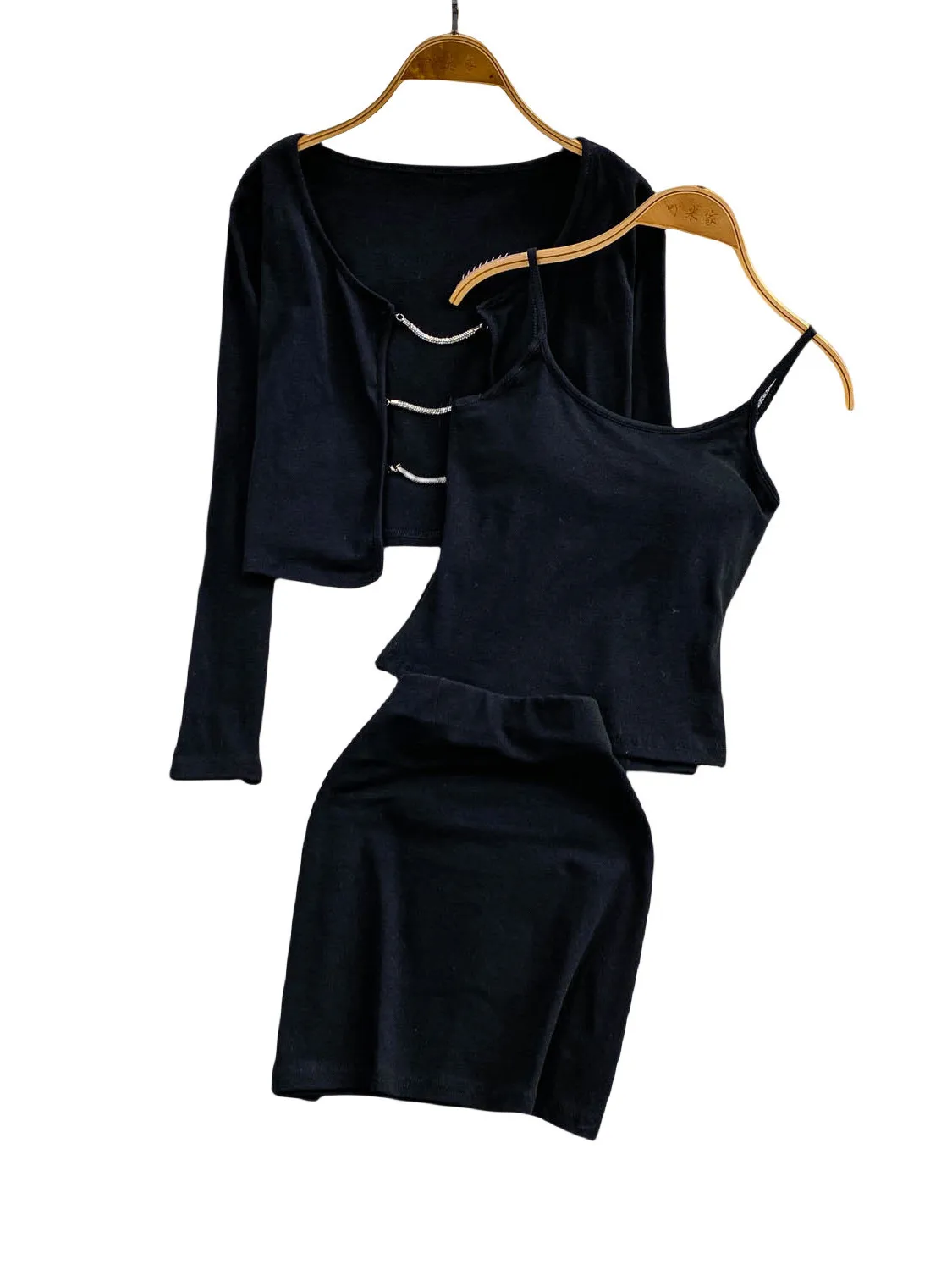 秋のデザイン、個性的なスパイシーガールチェーン付きトップス（胸パッドストラップ付き）＋スリムフィットスカートTシャツセット、ハイウエストで通気性抜群