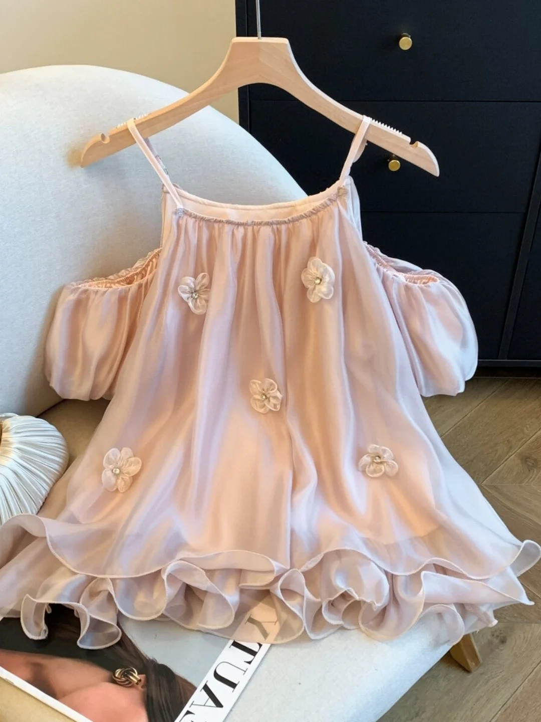 

Pure Desire Sexy Shoulder Bared Strap Chiffon Top Women Summer New Flower 3D Super Fairy Loose mid Length Long Shirt
