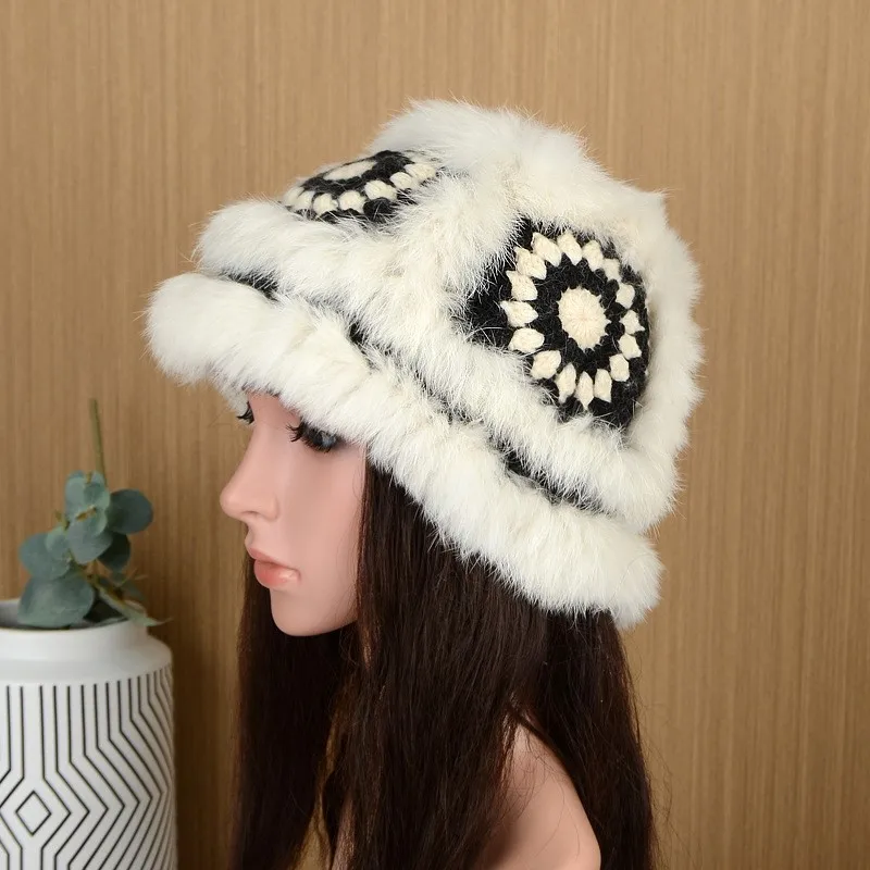 The new woolen knitted flowered hat for women a fur basin with cap cover and no brim is made of real fashionable cute