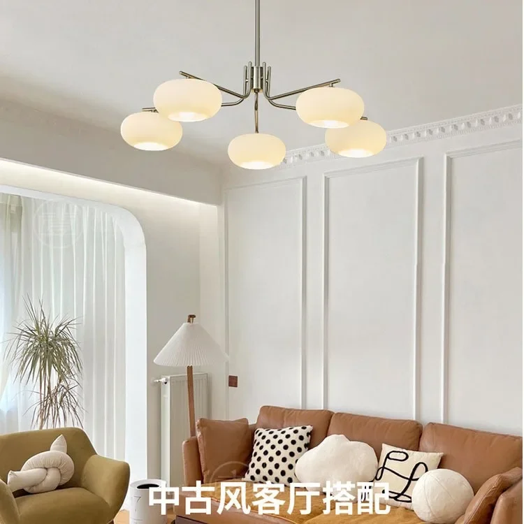 Лампа для гостиной, люстра с хурмой, скандинавский минималистичный современный средневековый светильник для спальни, столовой, минималистичный кремовый ветер, основной светильник