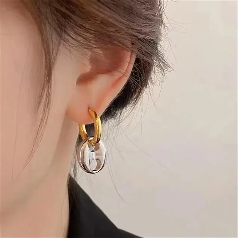 2025 Otoño Invierno pendientes colgantes de Color dorado con decoración brillante elegante minimalista diseño de doble bucle pendientes de aro regalo mujeres