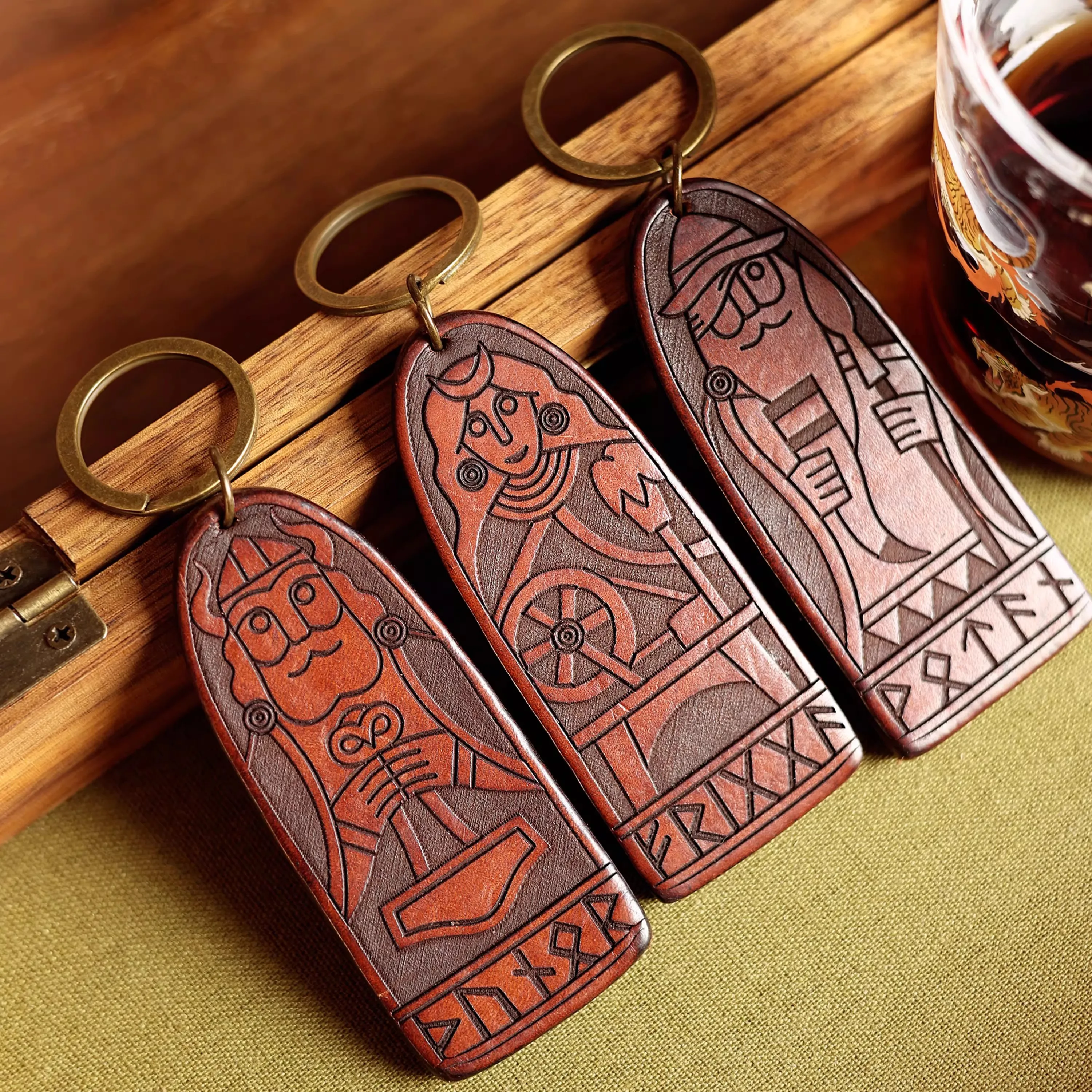 

Vintage Top Layer Leather Keychain Hand Carved Pattern Genuine Leather Key Ring Bag Charm & Car Hanging Ornament for Unisex