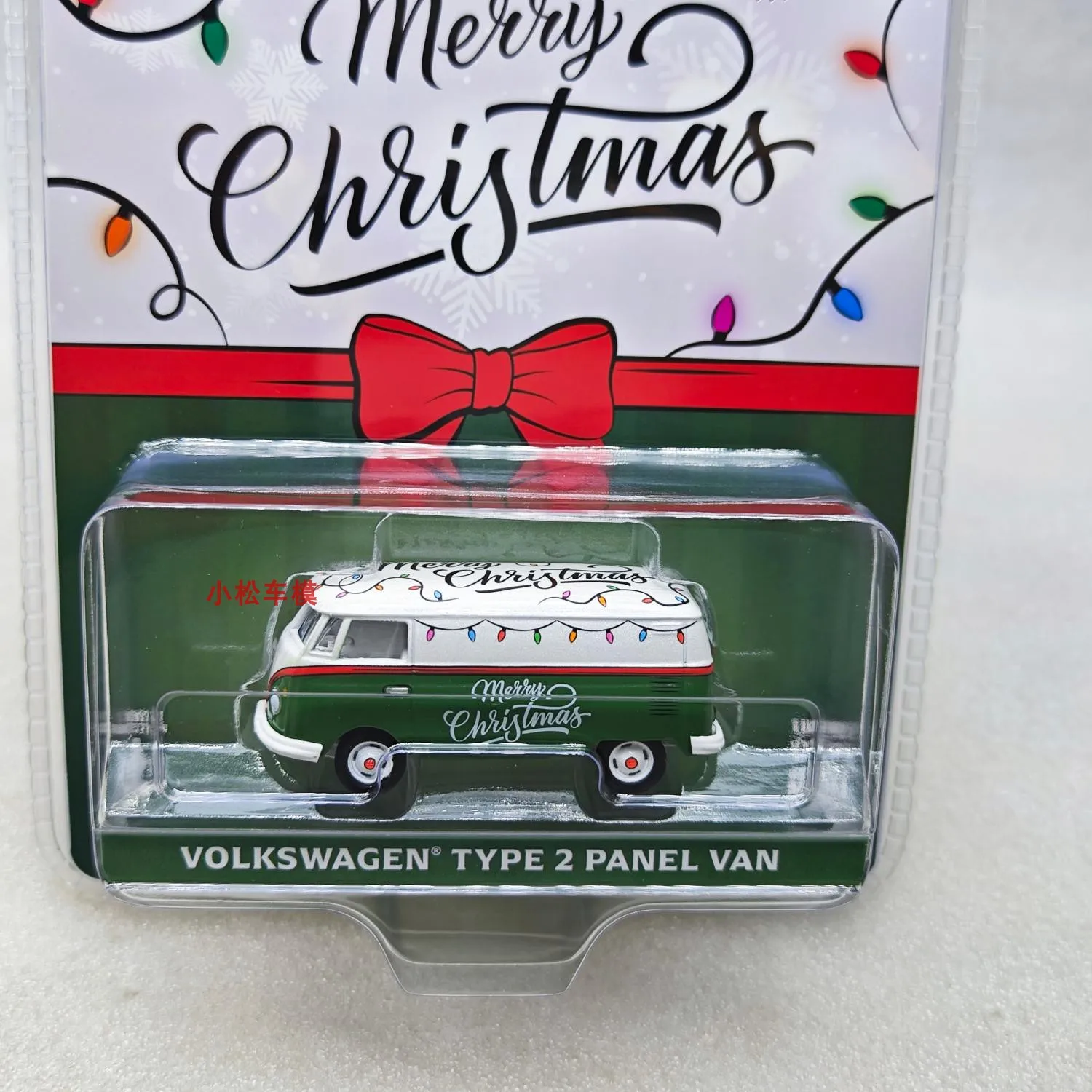 

1: 64 Volkswagen T2 Van -2023 Christmas Advanced Collection Ornament Car Models