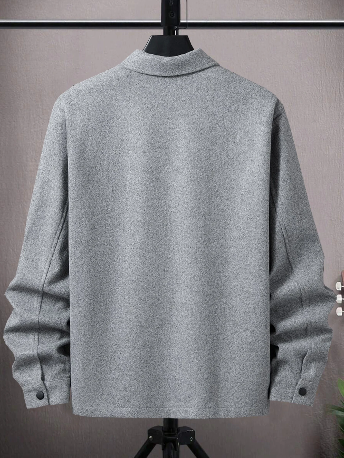 سترة صوفية جديدة للرجال لخريف 2025 بلون سادة معطف بياقة وزر أمامي وجيب قلاب