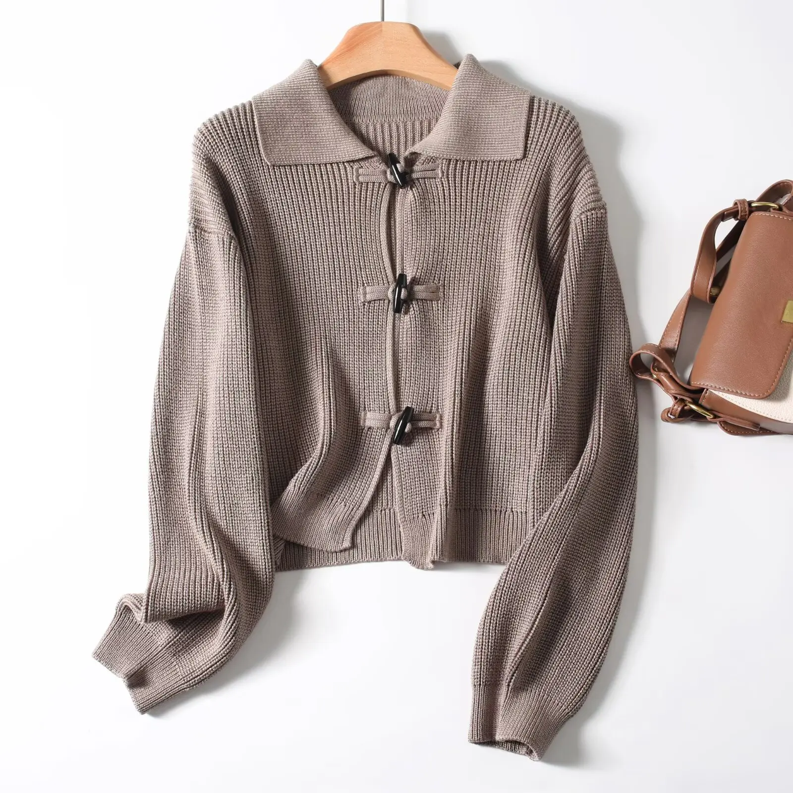 

ЖЕНСКИЙ модный европейский и американский стиль 2025 года, осенний новый вязаный кардиган с угловой пряжкой, верхняя одежда Mujer