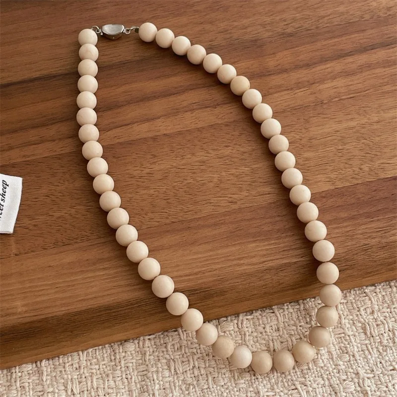 Minar 新しいトレンディな 9 ミリメートル 11 ミリメートルベージュ天然石ビーズネックレス女性のためのシルバーメッキゴールドコインバックルチョーカー卸売