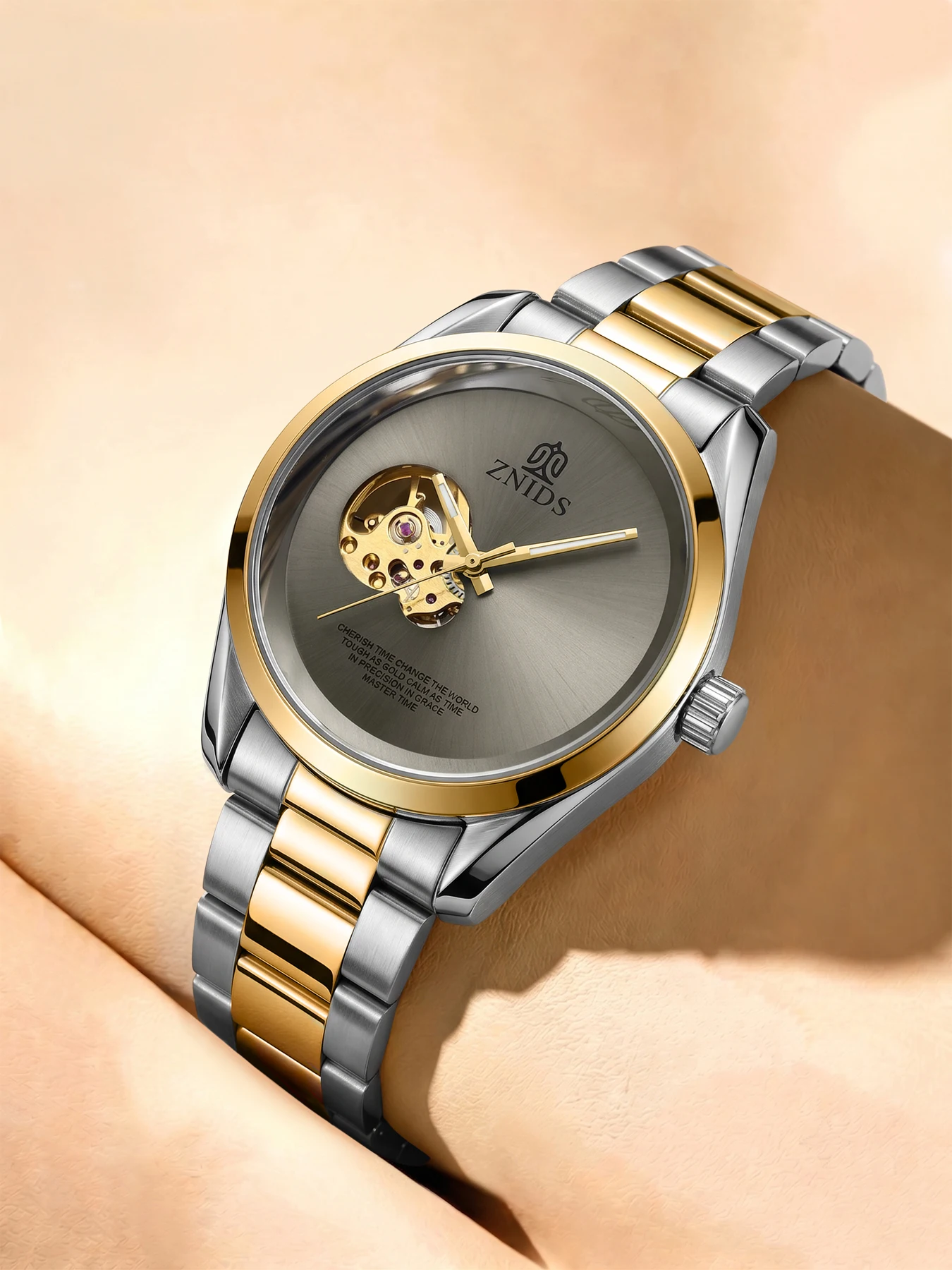 European and American Minimalist Style Hollow-Out Fully Automatic Mechanical Men's Watch, Circular Dial with Transparent Movement Design, Wear-Resistant Steel Band, Shockproof and Waterproof Wristwatch, High-End Mechanical Watch for Daily Wear, Suitable as a Gift