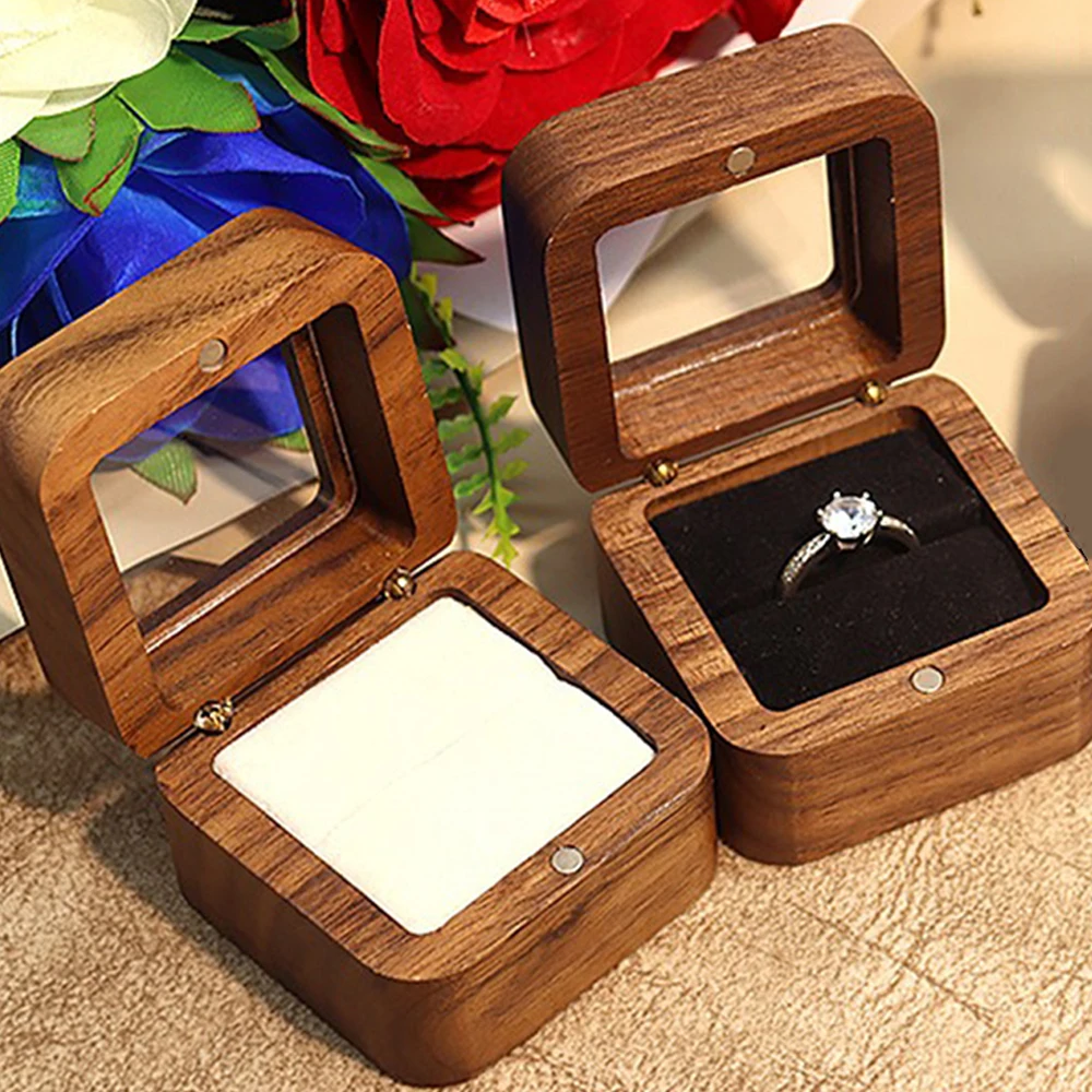 

Solid Wood with Window Proposal Ring Box Carving Magnetic Attraction Engagement Ring Storage Box Wedding Flannel Jewelry Box