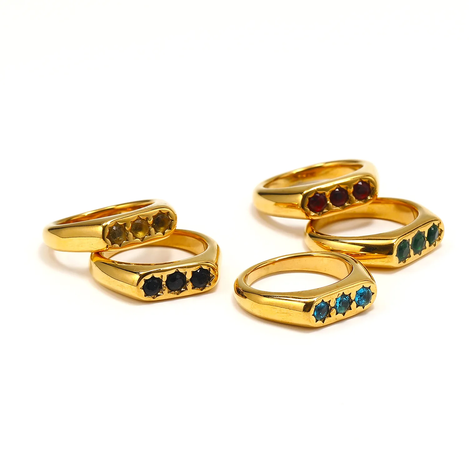 

Advanced Fashion Commuting Simple Stainless Steel Ring Multi color Zircon Plated 18k Gold Women's Ring Size 6-1