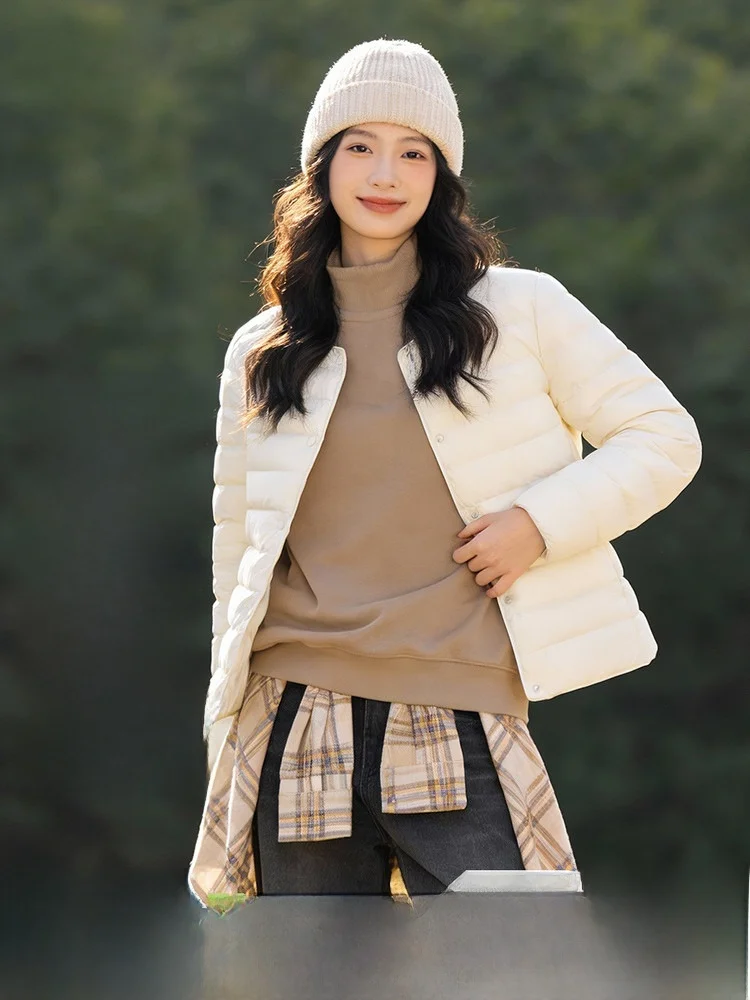 

Легкая круглая куртка Nedown Jaet SNOW FLNG для женщин: универсальная, для повседневной носки, с художественным дизайном, с наполнителем из пуха, в стиле кэжуал.