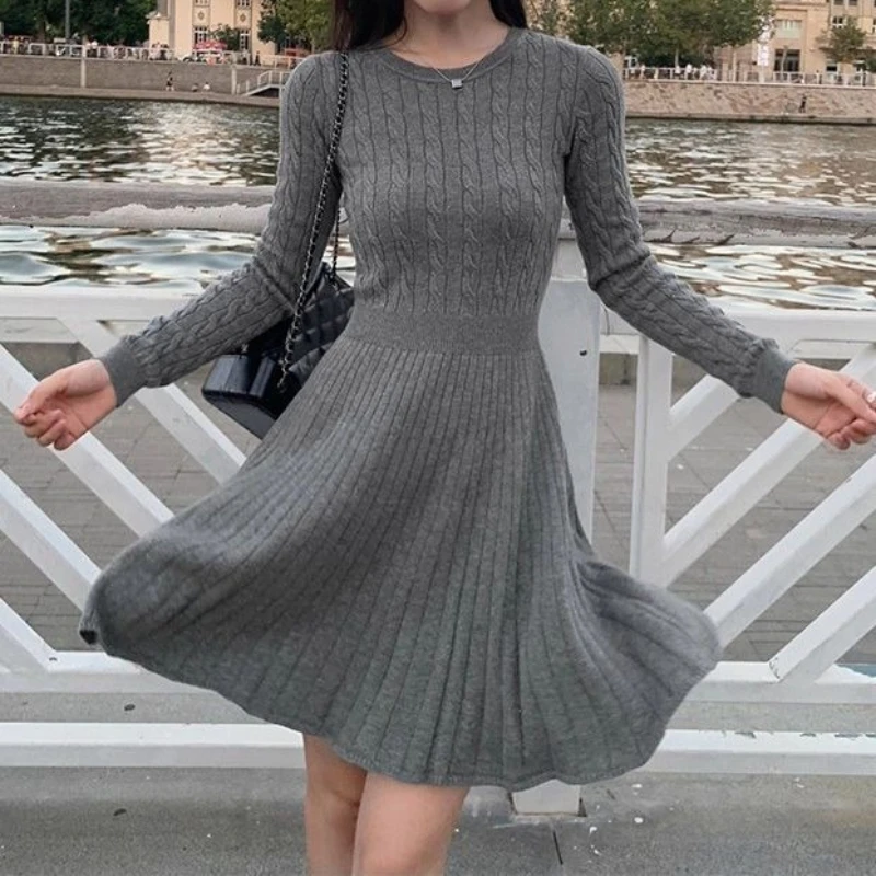 

Temperament Long Sleeved Knitted Dress for Women with A Cinched Waist and Slimming Effect, A-line Round Neck Base Skirt