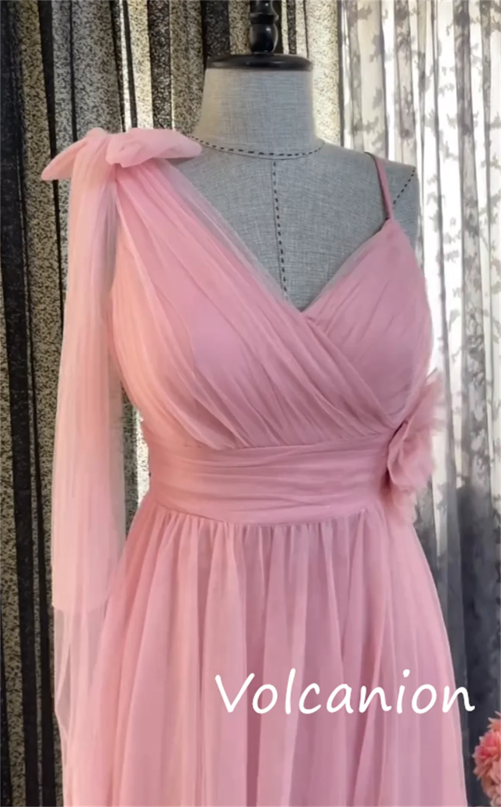 Gaun Panjang Kerah V A-line Bunga Sifon Indah yang Disesuaikan dengan Acara Dipesan Lebih Dahulu Pencocokan Gaya Cina