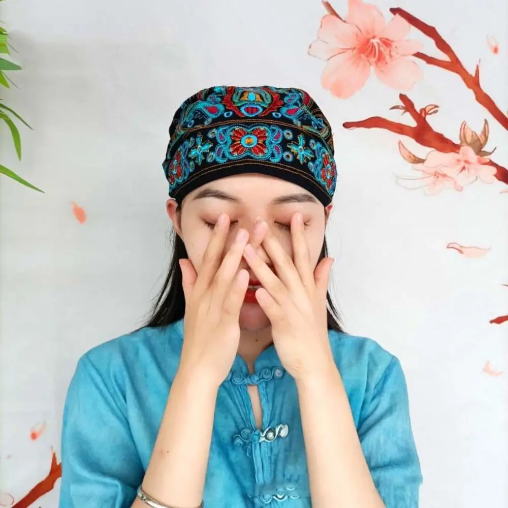 

Solid Color Ethnic Style Skullies Hat Cashew Flower Embroidery Flower Beanies Cap All-match Windproof Canvas Cold Cap Streetwear