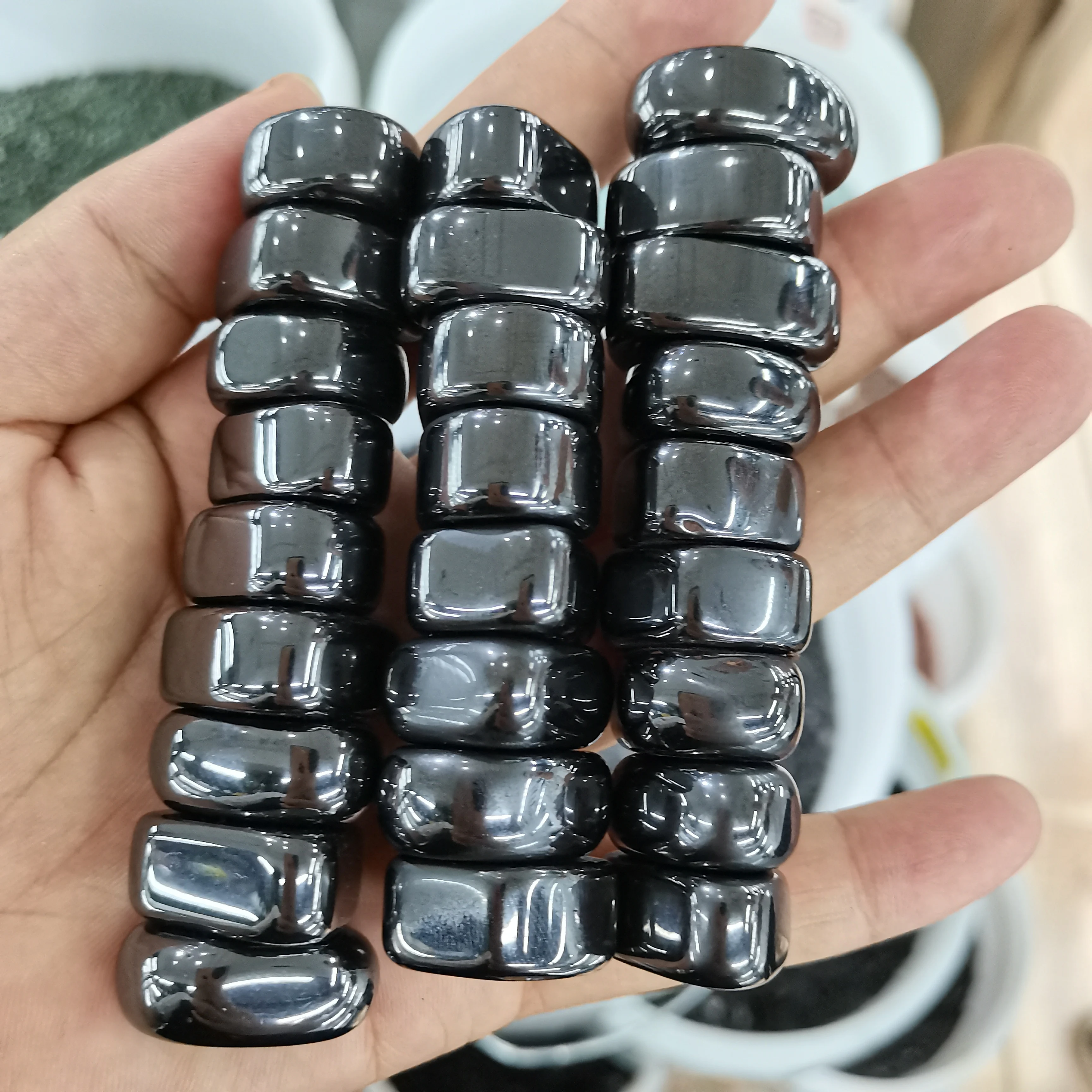 Crystal Stones Polished Black Lodestone Magnetite Palm Stone Home Decoration Magnetic Minerals Healing Body Field Balance Energy