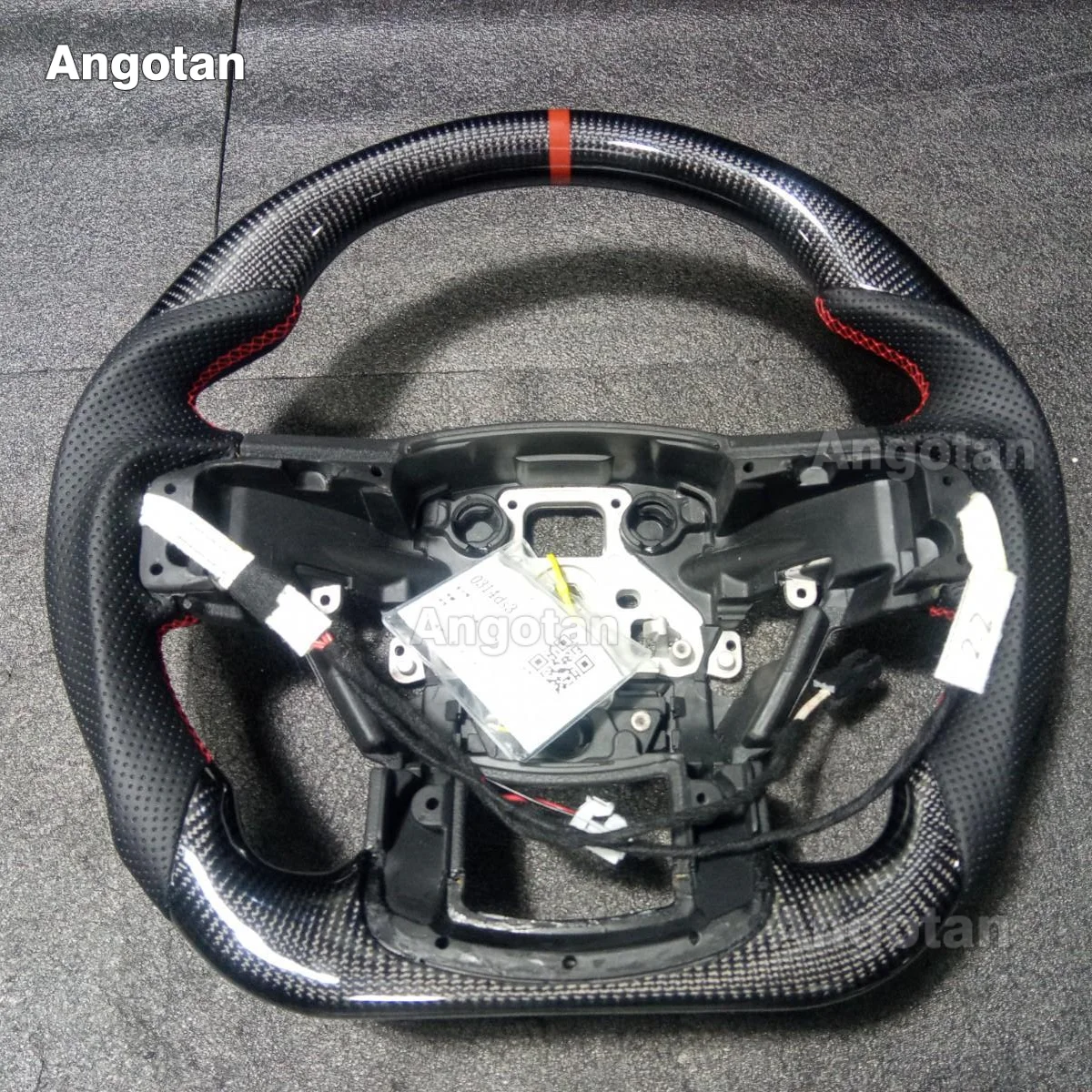 عجلة قيادة ساخنة من ألياف الكربون الحقيقية لـ F150 Raptor 2015-2020 قبضة جلدية مسطحة القاع مع فتحات مجداف