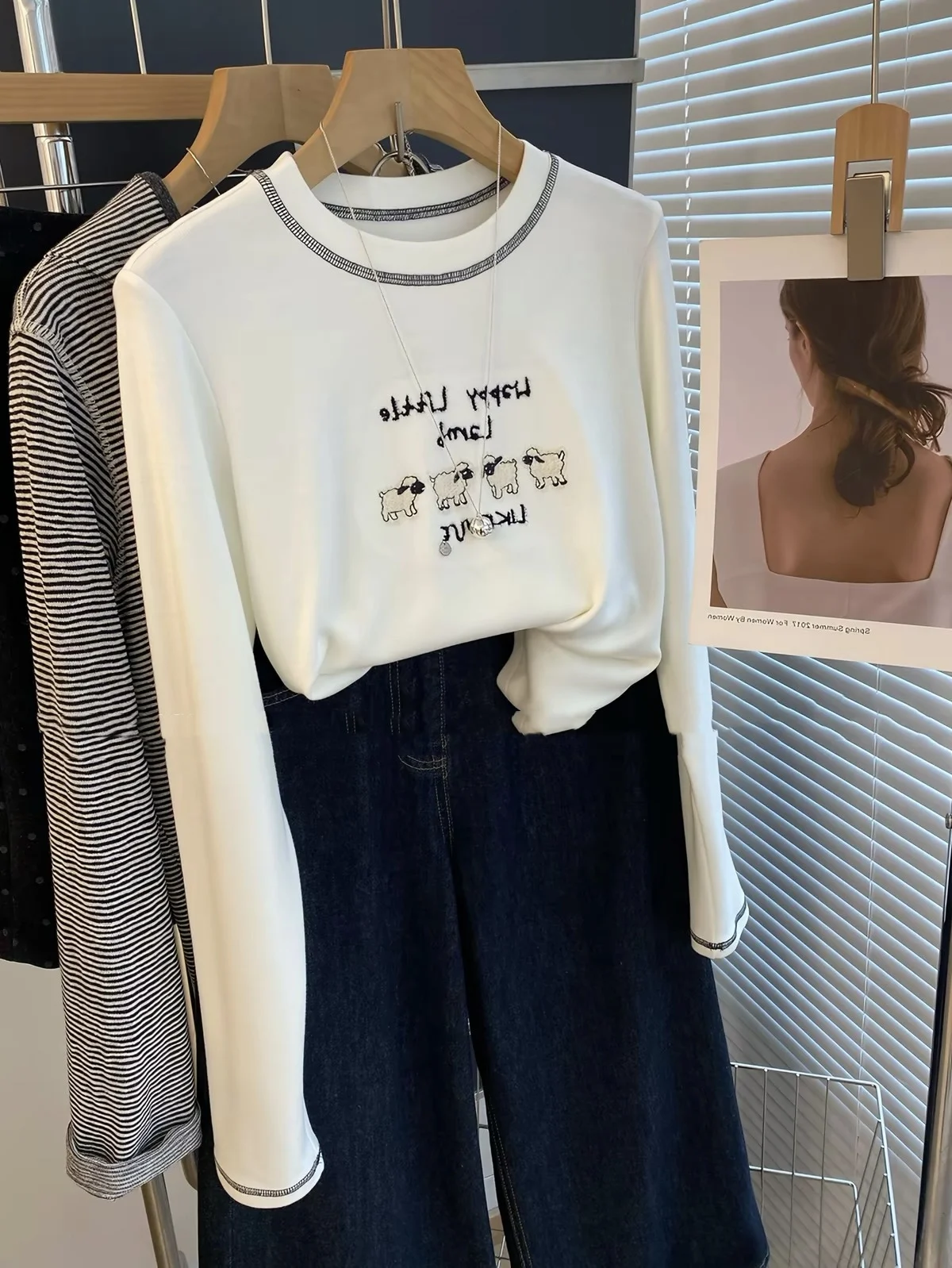 East Gate Little Sheep Embroidered round Neck Slimming Cartoon Fleece Lined Thickened Long Sleeve Loose Base T Shirt Top
