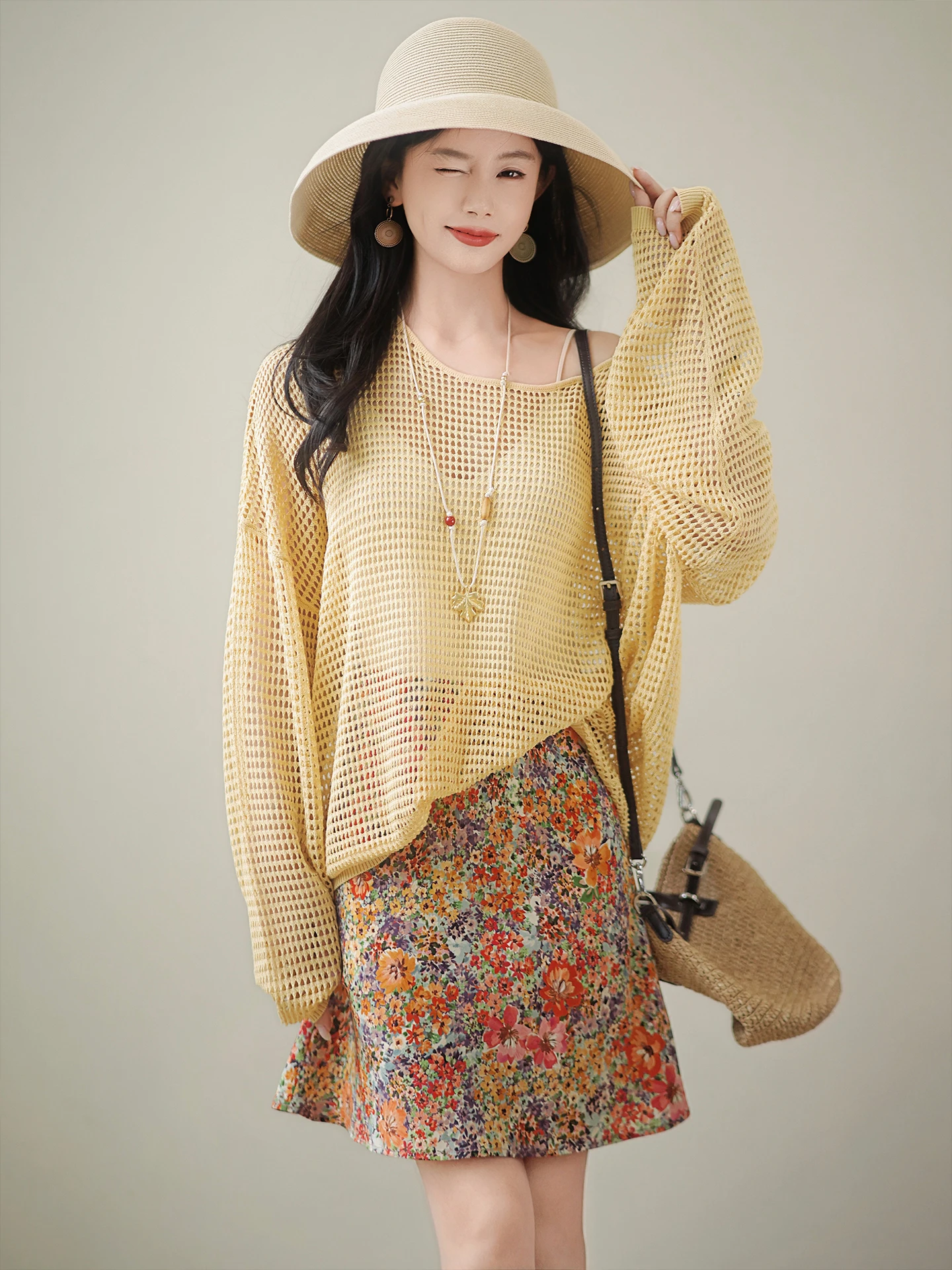 

Ice Cr Lazy round Ne Large ape Cover up irt Zhao Daxi New 2025 Slimming Top Long Sve Knitted Women's Faion