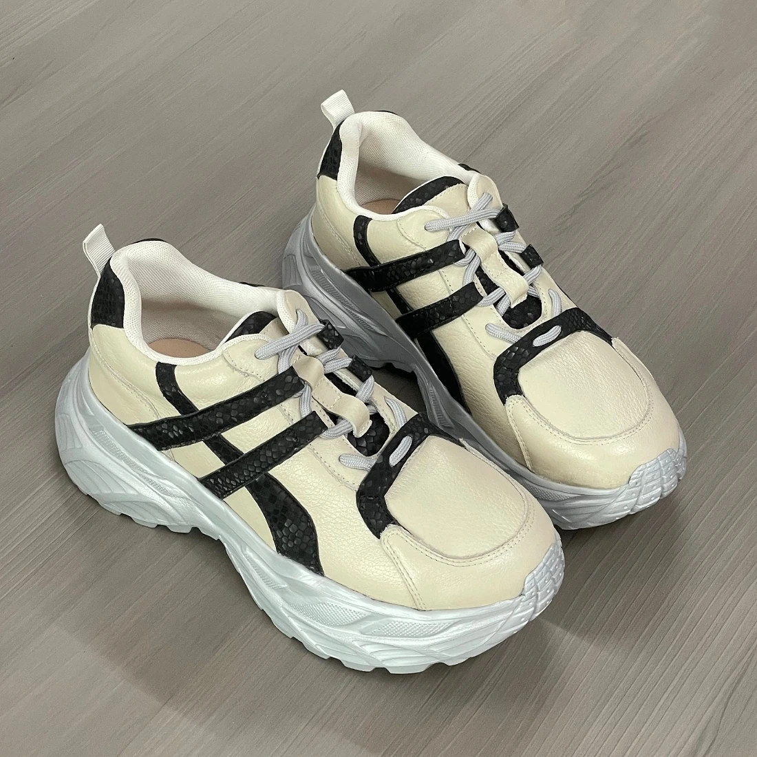 Jinyu Beige Ladies Shoes Sports Shoes Real leather Daily Wear Party Fashion Girl Outdoor Sneakers lightweight Commute Unisex