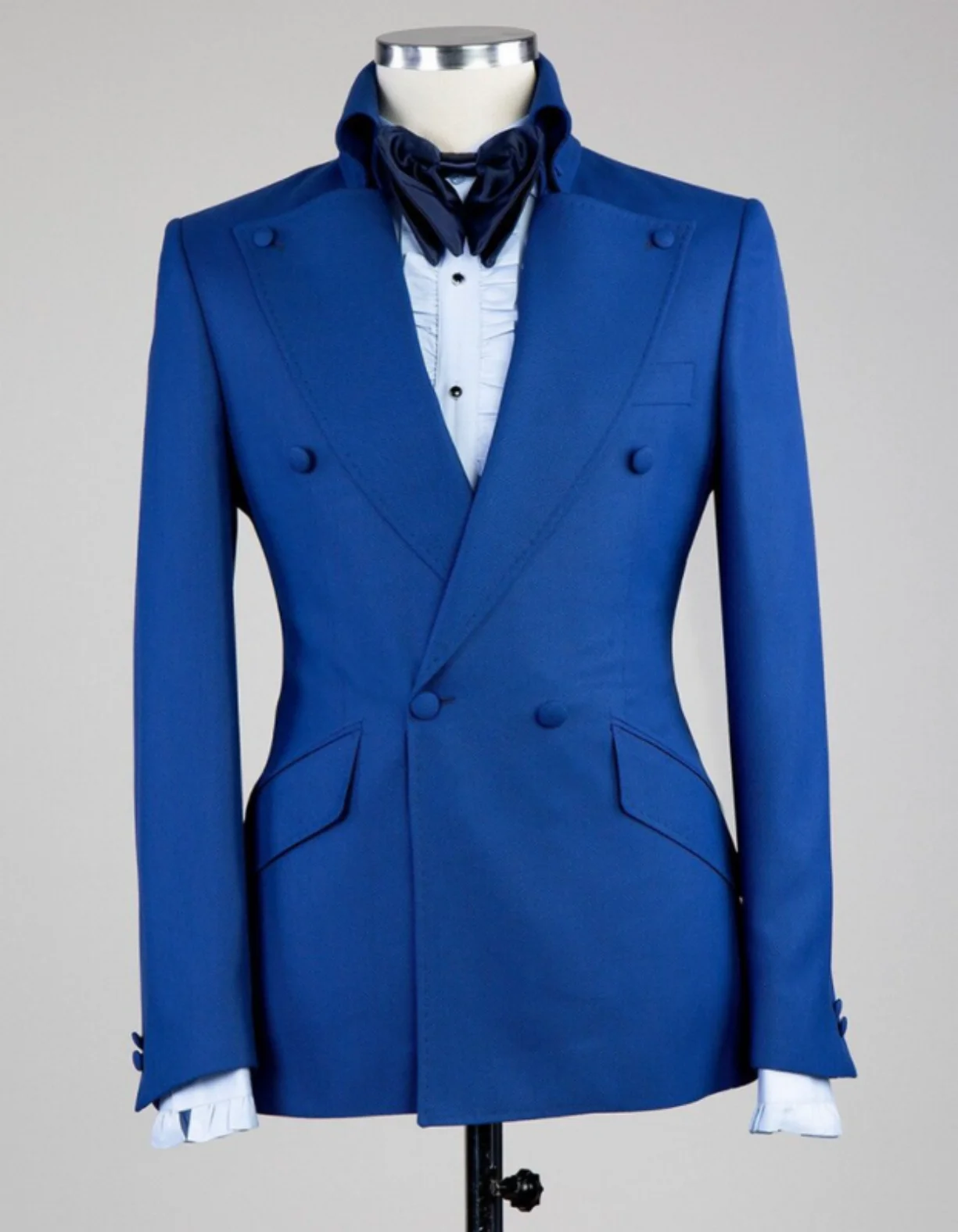 Designer Solid Color Men's Suit Wedding Coat Peaked Lapel Tuxedos Double Breasted Groom Wear Business Only Blazer Customized