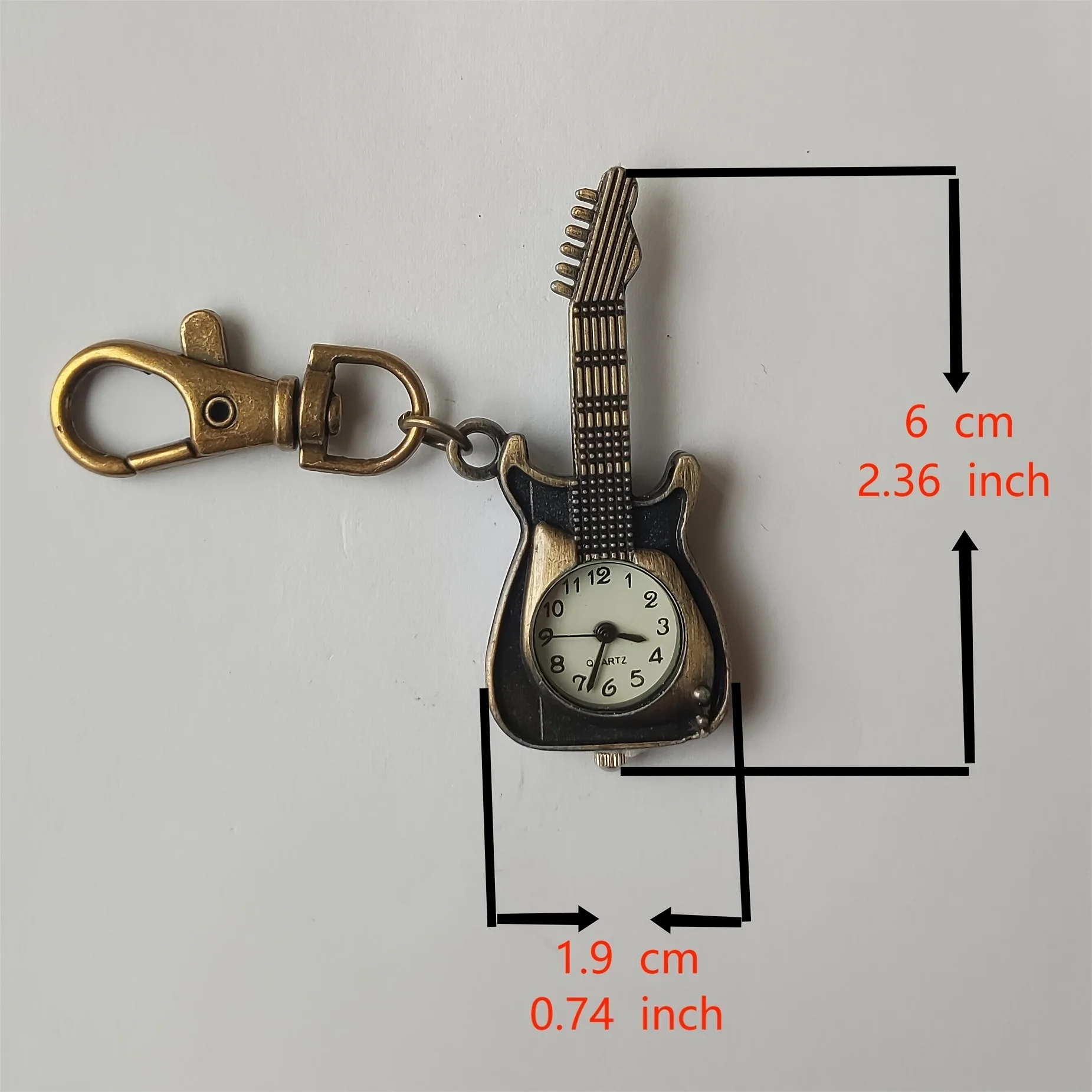 ساعة كلاسيكية على شكل جيتار كلاسيكية على شكل سلسلة مفاتيح للطلاب والطالبات وإكسسوارات كرتونية لطيفة