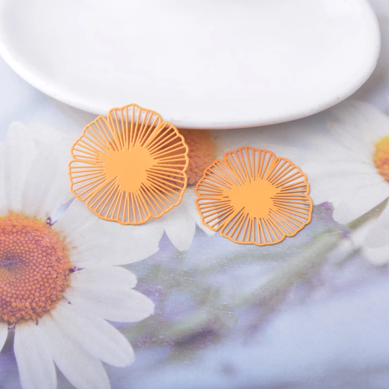 20 Stück AB8783 Messing-Schmuckblumen-Anhänger, bemalte Verbindungsstücke, DIY-Ohrring-Zubehör für Frauen – Detail 11